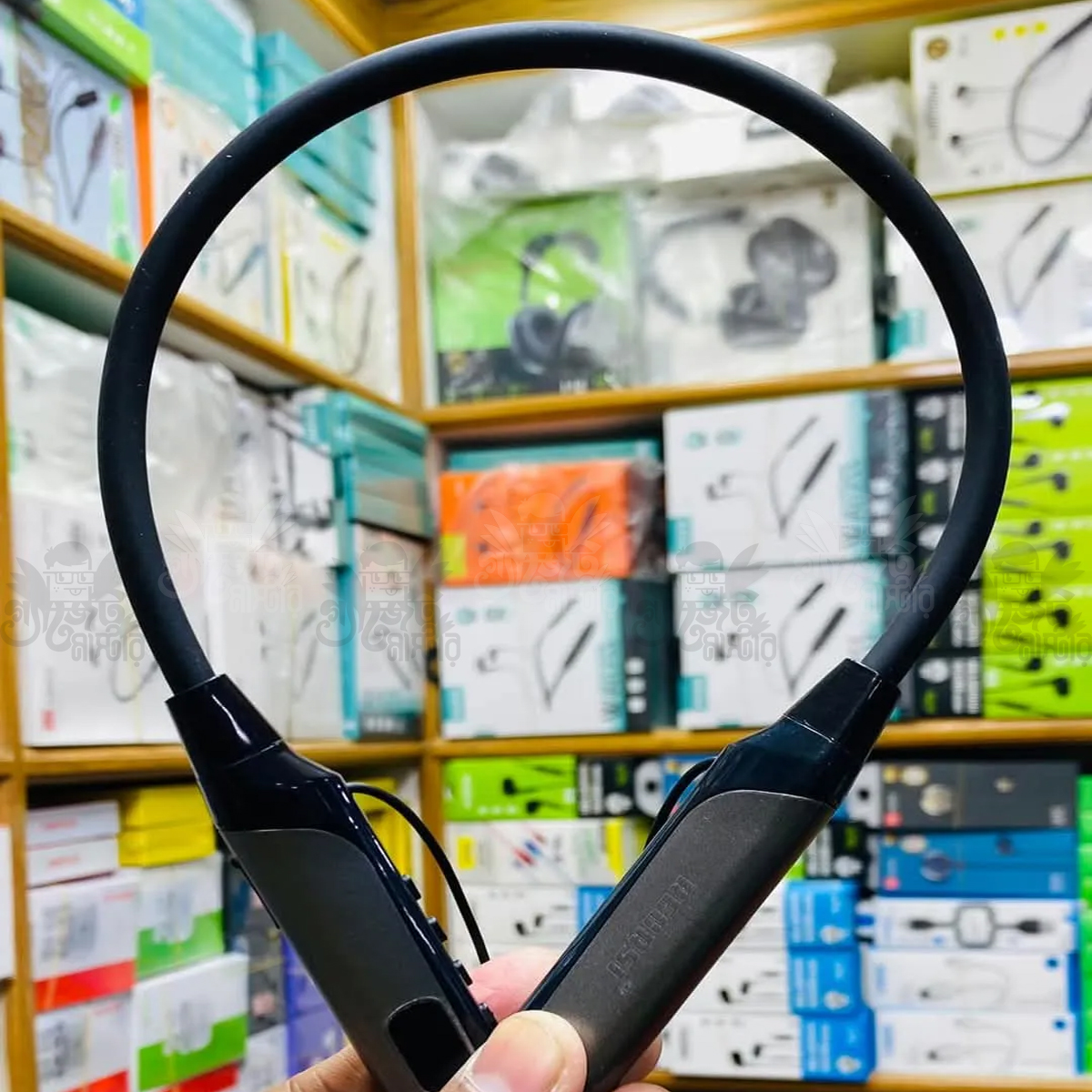 Recrsi wireless Neckband Bluetooth Earphone RE-NY060 চার্জিং ব্যাকআপ 200 ঘন্টা